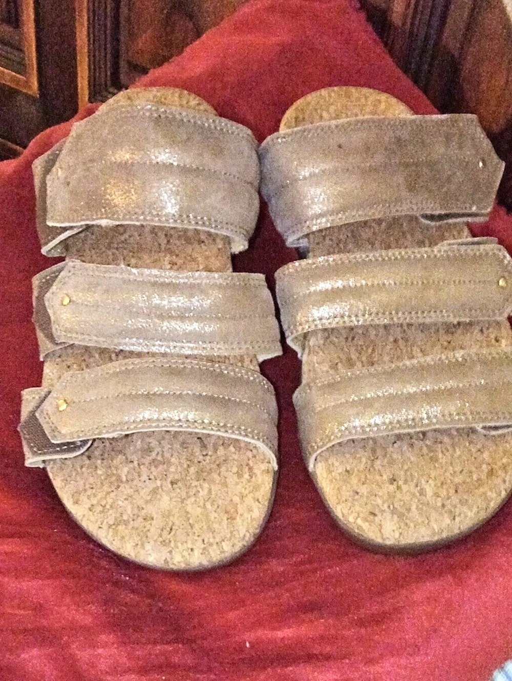 Revitalign QVC Metallic Gold Strappy Sandals Size 8 Women's Ladies